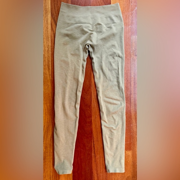 Alphalete Amplify Leggings - Picture 4 of 12